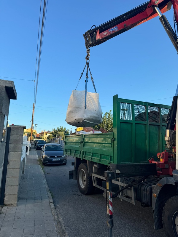 Recogida de Sacas de Runa en Tarragona: Servicio Rápido y Eficiente